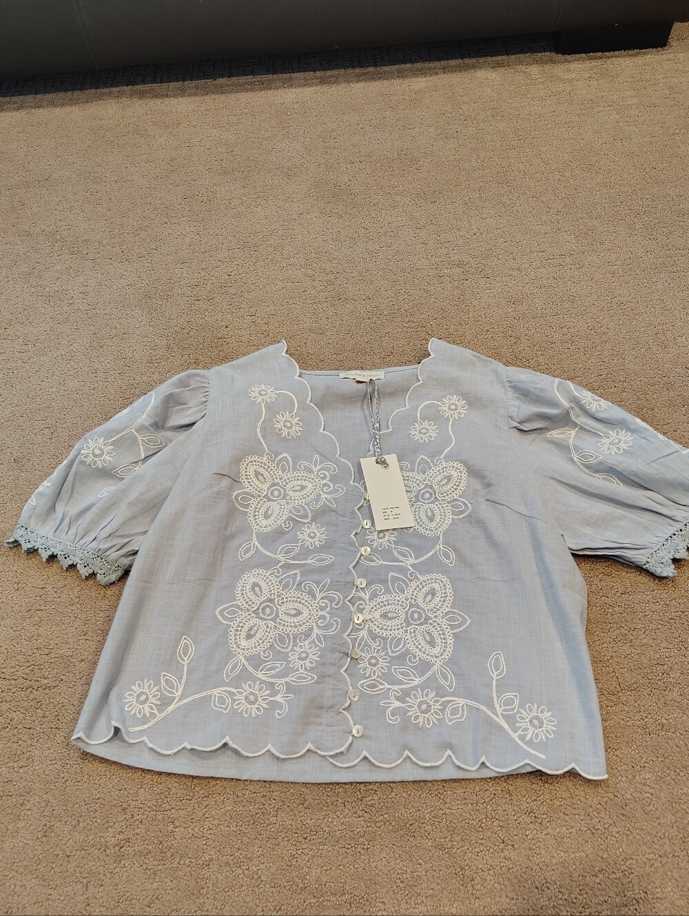 Embroidered Cropped Cotton Top With Lace Trim - Picture 3 of 12